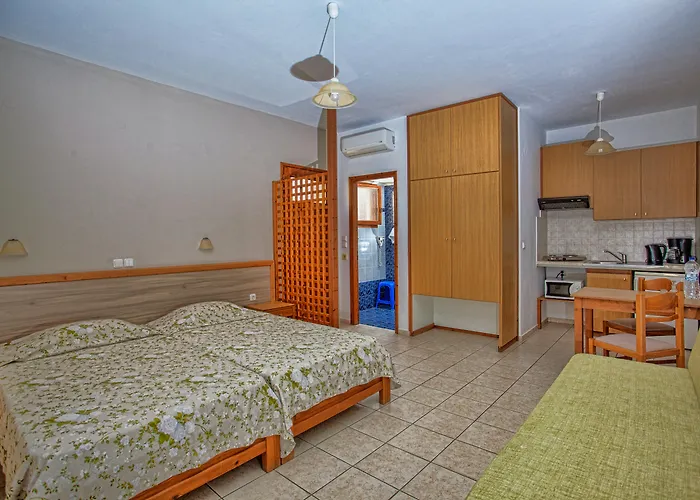 Ilian Beach & Apartments